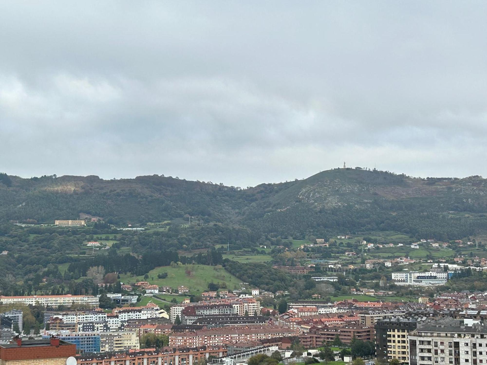 Vistas Monte Naranco Apartamento Con Parking 5Euros Al Dia Oviedo Exterior foto